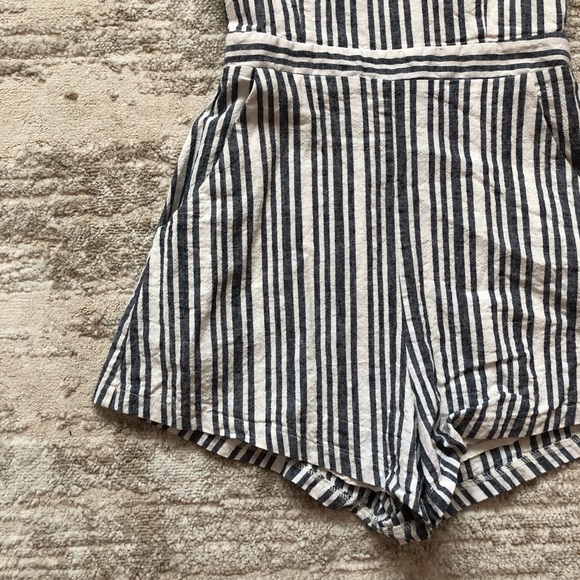 Striped Open Back Romper size Small - Picture 3 of 8